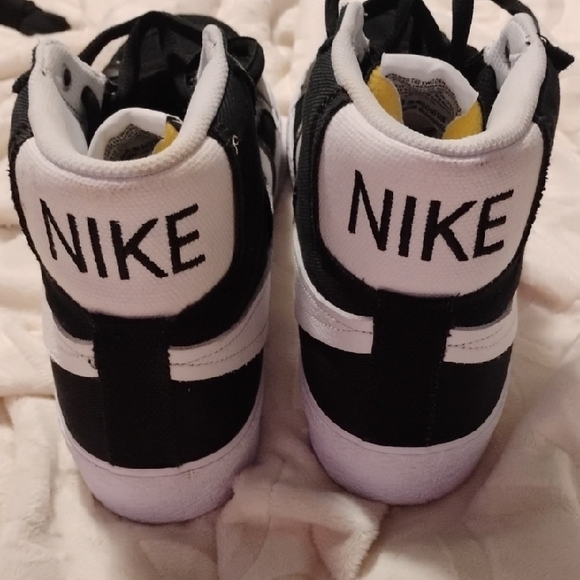 Nike SB Blazer Mid Black and White Sneakers - Picture 3 of 4